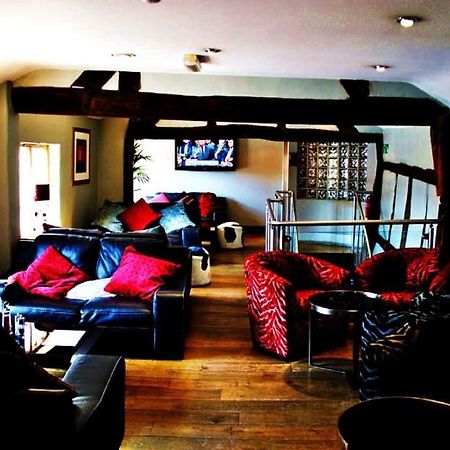 Cheshire Cat Hotel Нантуич Екстериор снимка