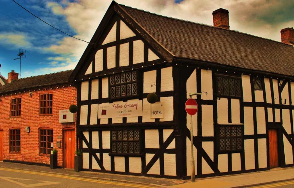 Cheshire Cat Hotel Нантуич Екстериор снимка